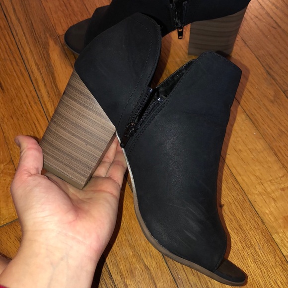 Black w/tan heel booties! - Picture 3 of 3